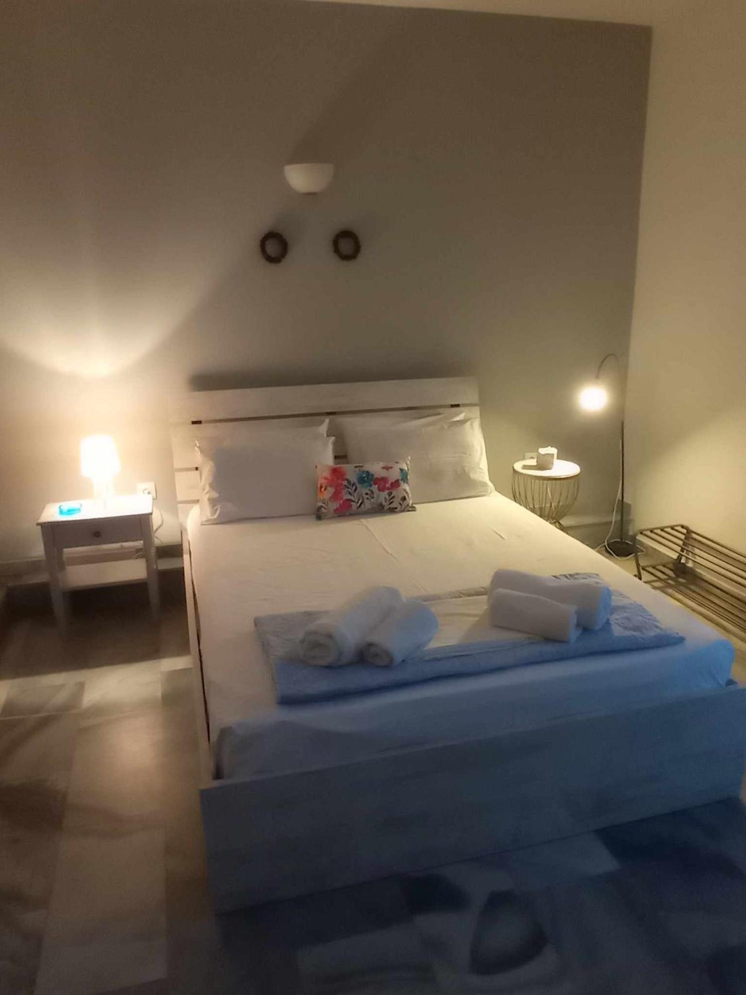 Kantouni Guest House By The Sea باتسي الغرفة الصورة