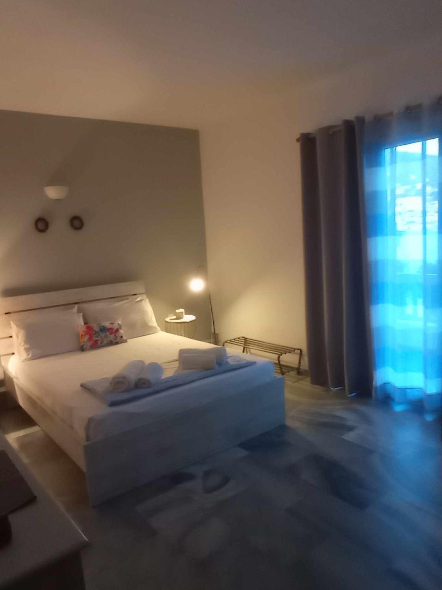 Kantouni Guest House By The Sea باتسي الغرفة الصورة